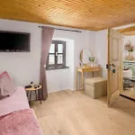 2 Bedroom Stunning In Nyaraló Brest