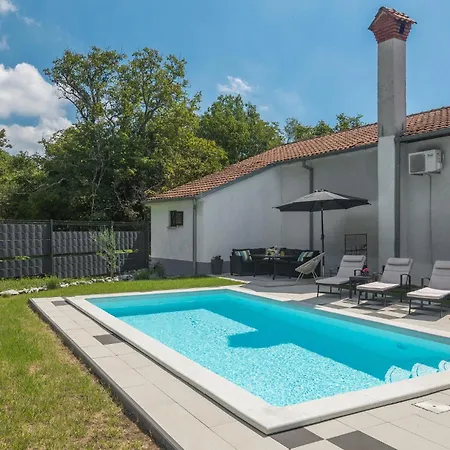 2 Bedroom Stunning In