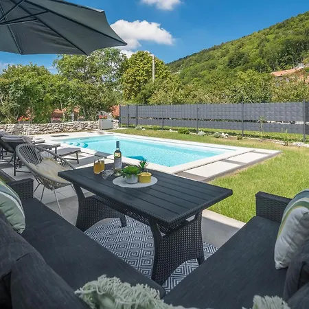 度假居 2 Bedroom Stunning In