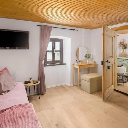 2 Bedroom Stunning In 度假居 Brest