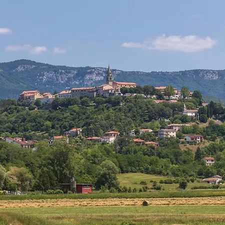 度假居 2 Bedroom Stunning In *