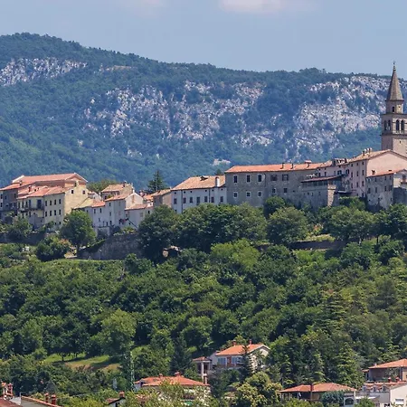 度假居 2 Bedroom Stunning In *