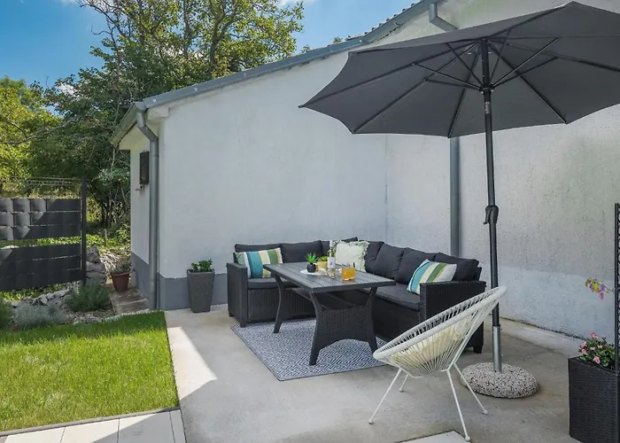 Сasa de vacaciones 2 Bedroom Stunning In Brest