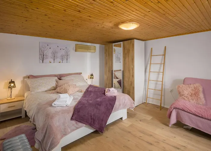 Сasa de vacaciones 2 Bedroom Stunning In Brest