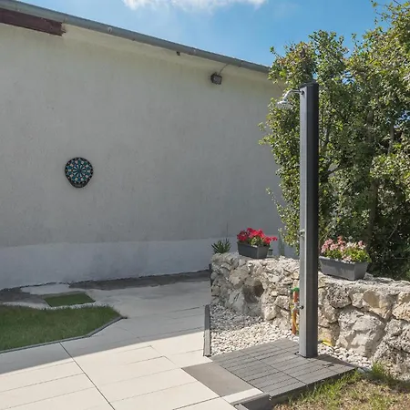 2 Bedroom Stunning In Prázdninový dům