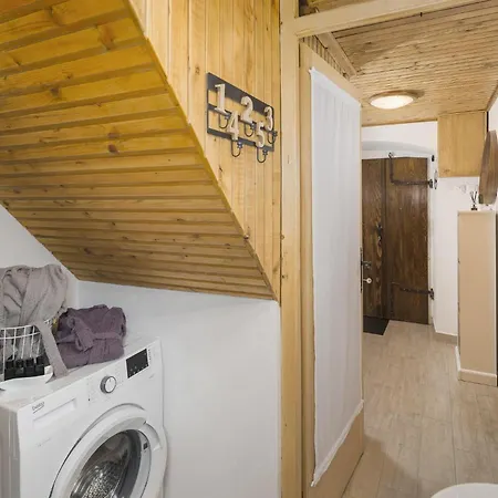 2 Bedroom Stunning In *